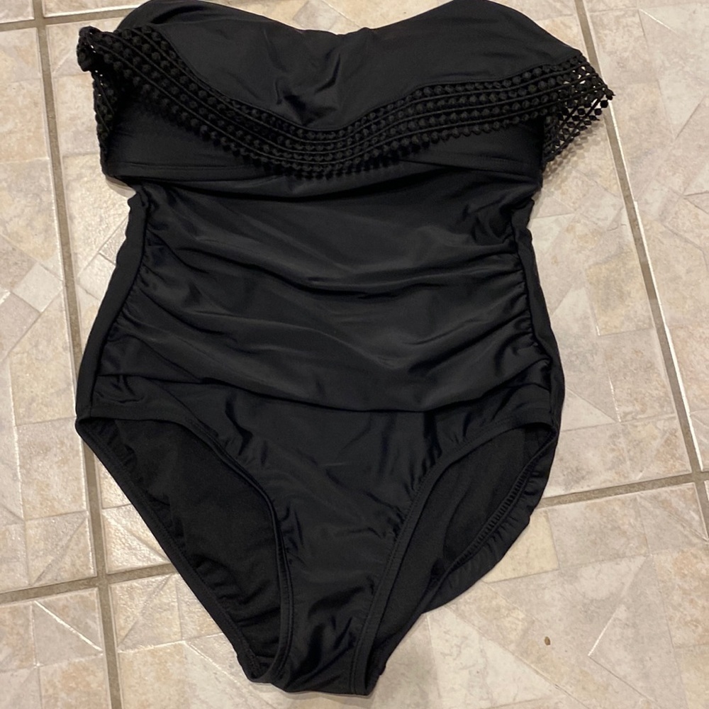 Q Womens Kona Sol Solid Black Strapless Stays Sexy Regular Size 1 Pc Swimsuit M